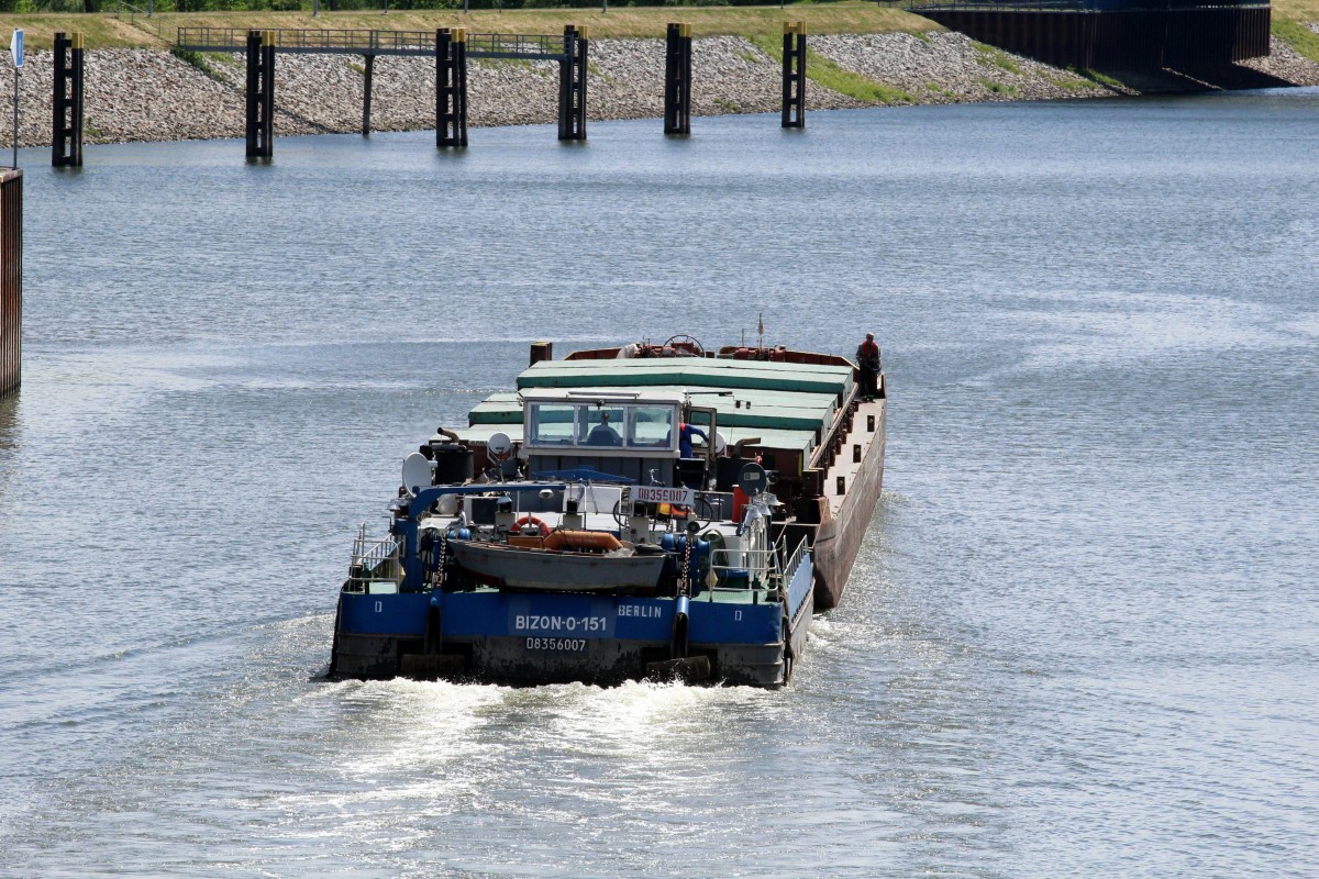 SB Bizon-0-151 (08356007) am 16.05.2014 im RVK Richtung Magdeburger Häfen / Elbe.