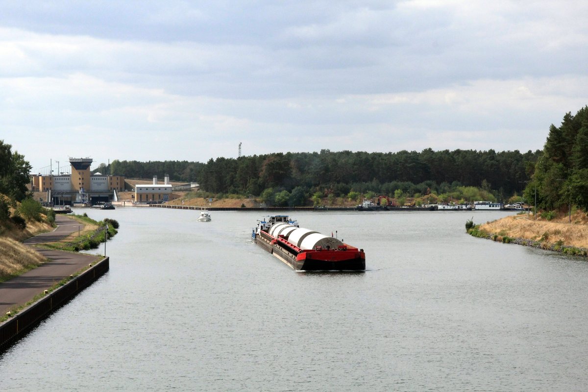 SB Muflon 09 (08355188 , 23,12 x 8,90m) am 28.08.2018 nach dem Verlassen der Doppelschleuse Hohenwarthe im EHK Richtung Burg / Genthin / Brandenburg/Havel in Fahrt.