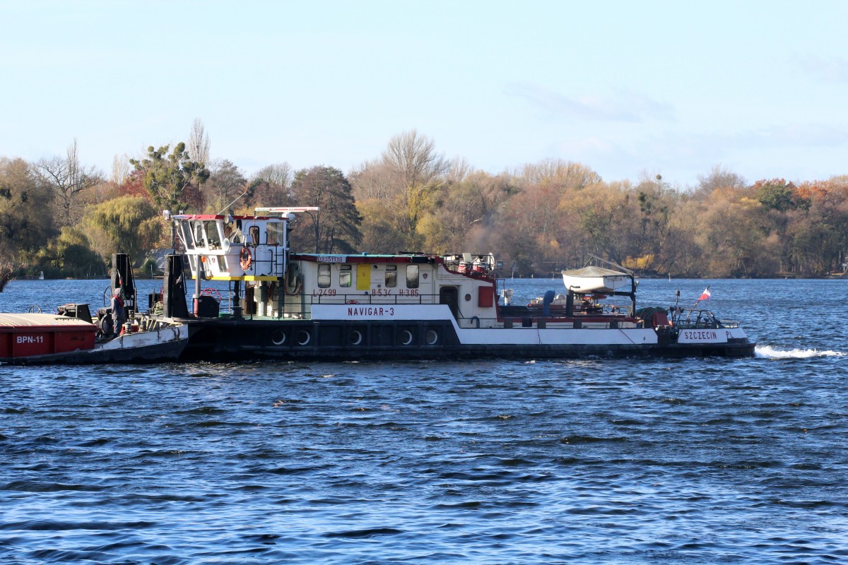 SB Navigar 3 (08351136 , 24,99 x 5,34m) am 08.11.2015 im Weißer See / Sacrow-Paretzer Kanal.