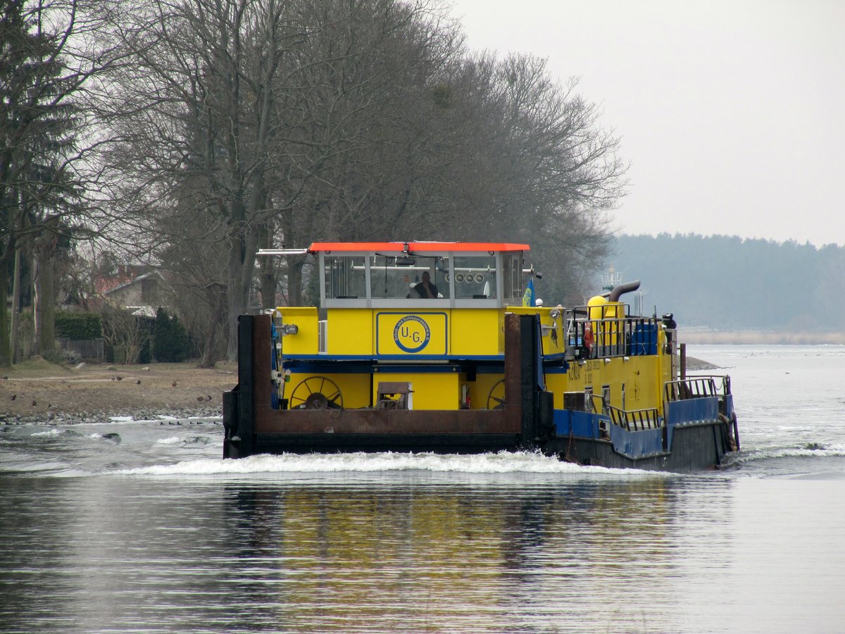 SB Ronja (05802220 , 25,33 x 8,22m) am 05.03.2018 im Sacrow-Paretzer-Kanal / UHW bei Schlänitzsee auf Bergfahrt nach Berlin.