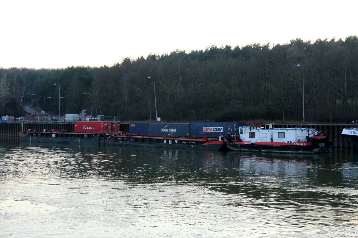 SB SCH 2415 (05603810 , 16,5 x 8,2m) lag am 26.02.2019 mit seinem Verband im Unterwasser des Schiffshebewerkes Scharnebeck.