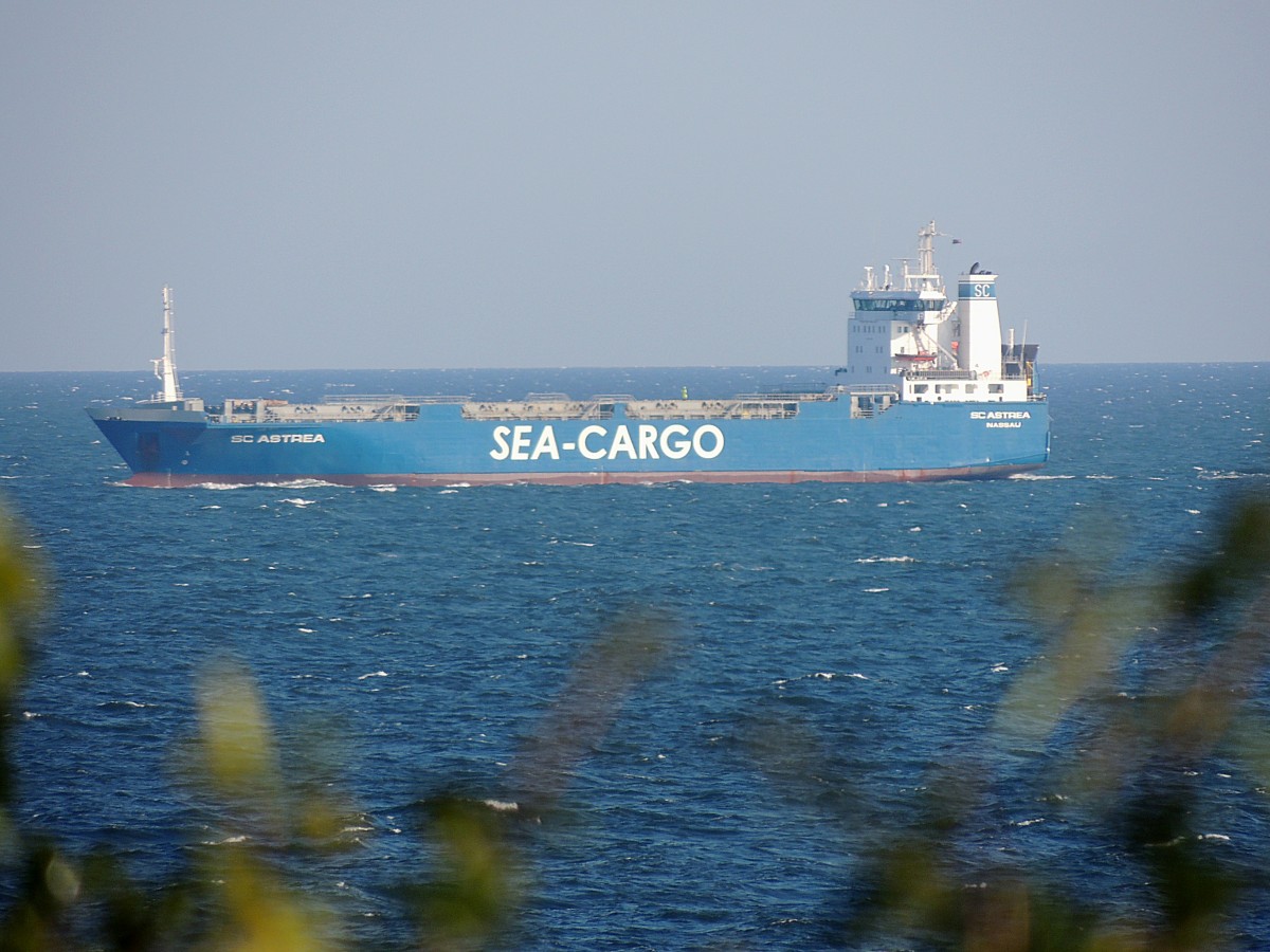 SC-ASTREA(IMO:8917895; L=129; B=21,36m; Gwt9528; Bj.1991)passiert auf der Ostsee Sassnitz; 140916