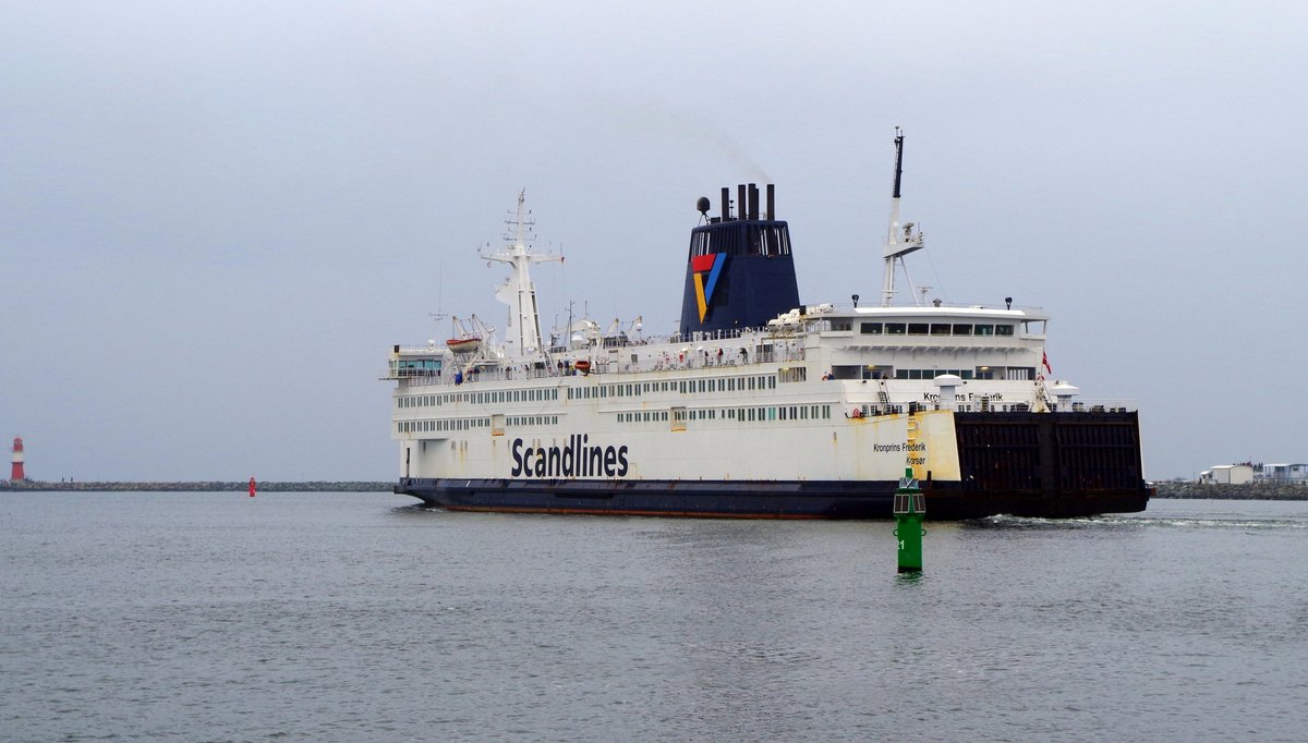 Scandlines Fährschiff Kronprins Frederik ausgehend Rostock am 21.10.16