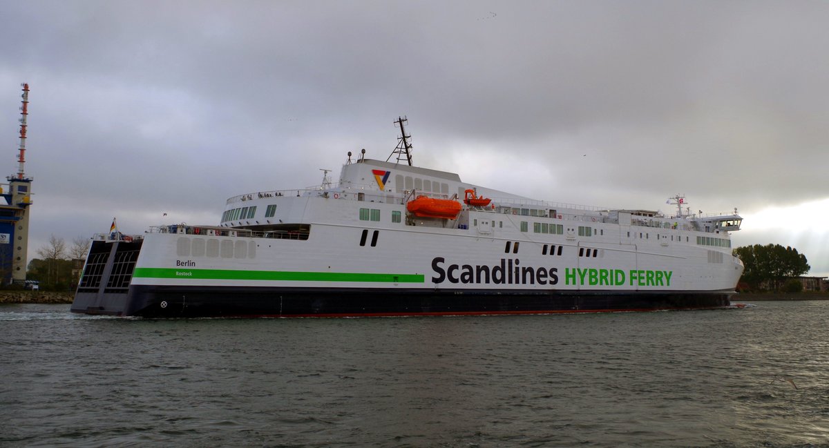 Scandlines Fährschiff MS Berlin am 21.10.16 eingehend Rostock