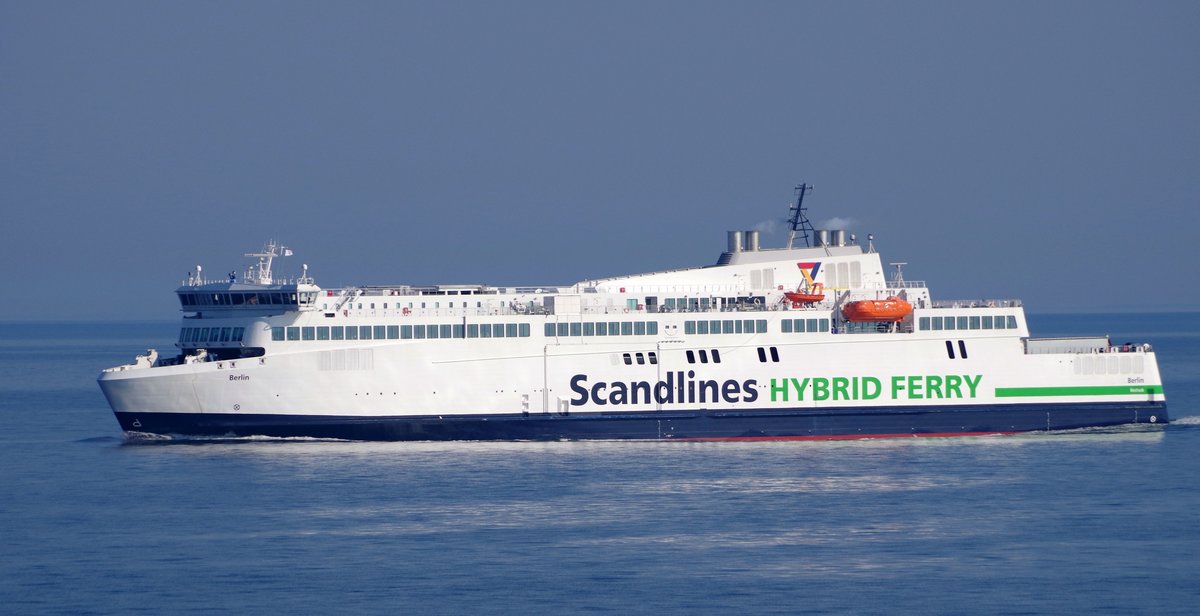 Scandlines Fährschiff MS Berlin am 28.03.17 auf der Ostsee zwischen Rostock und Zielhafen Gedser