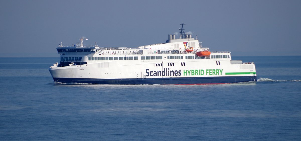 Scandlines Fährschiff MS Berlin am 28.03.17 auf der Ostsee zwischen Rostock und Zielhafen Gedser