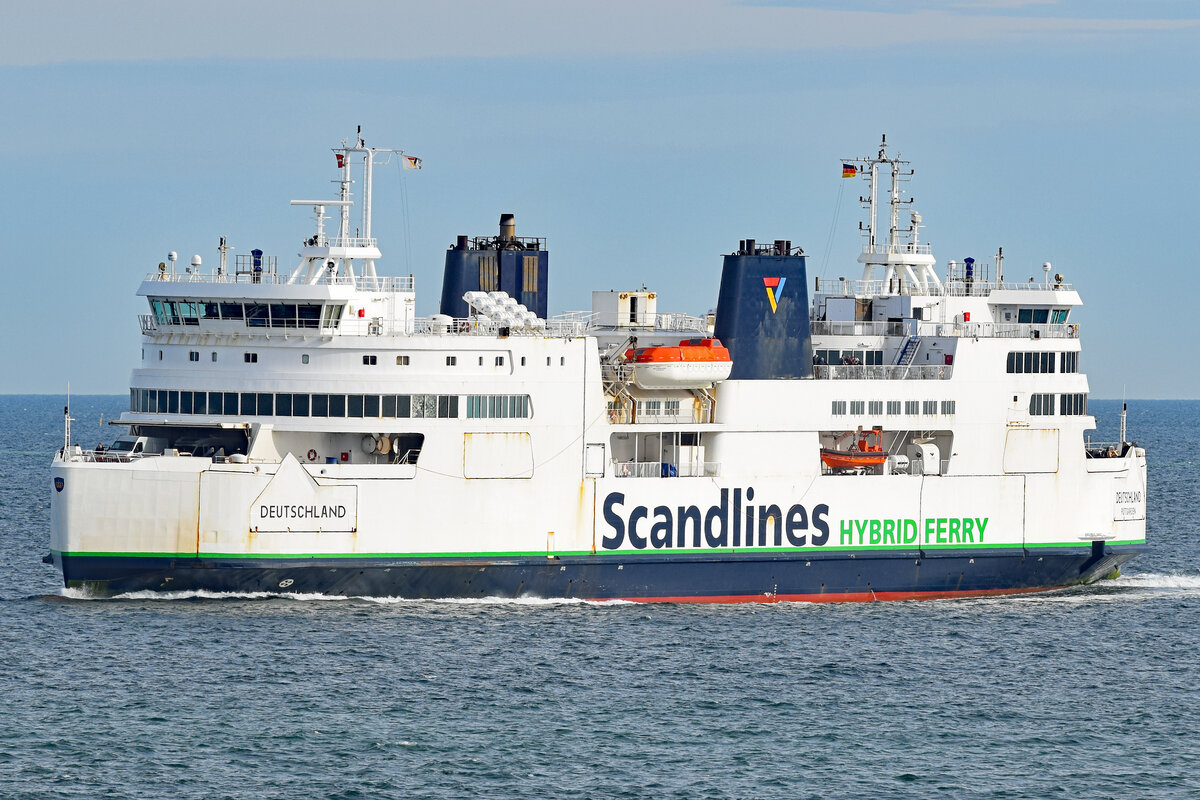 Scandlines Hybrid ferry DEUTSCHLAND am 05.06.2022 in der Ostsee