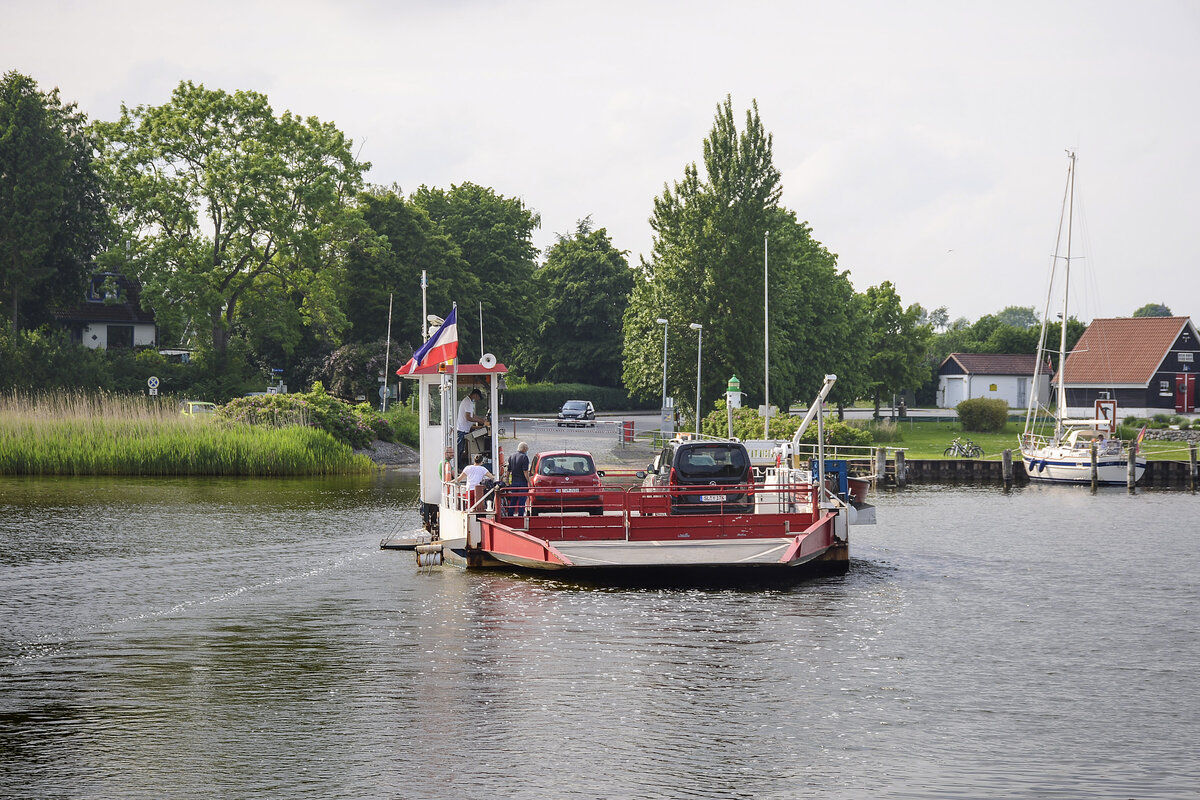 Schleifähre Missunde II auf der Schlei. Aufnahme: 7. Juni 2021.