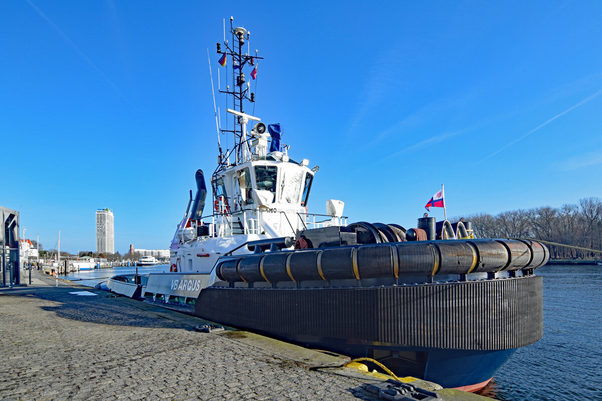 Schlepper ARGUS (IMO 9600762) ist jetzt als VB ARGUS unterwegs. Lübeck-Travemünde, 15.01.2022