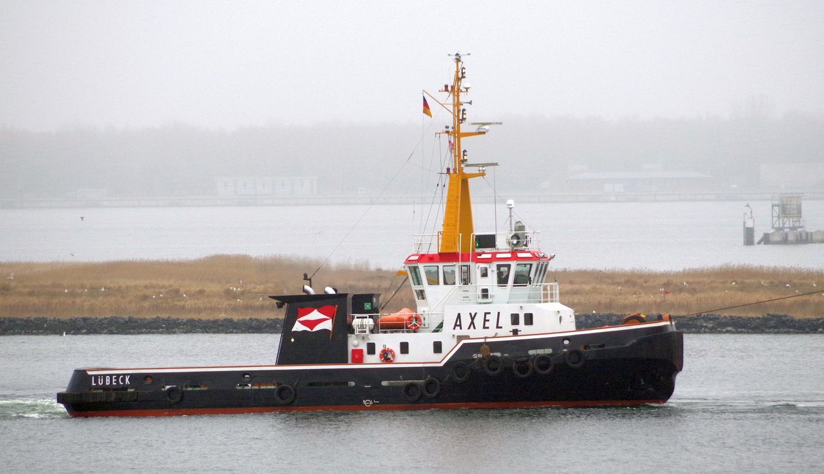 Schlepper AXEL am 18.03.16 in Rostock