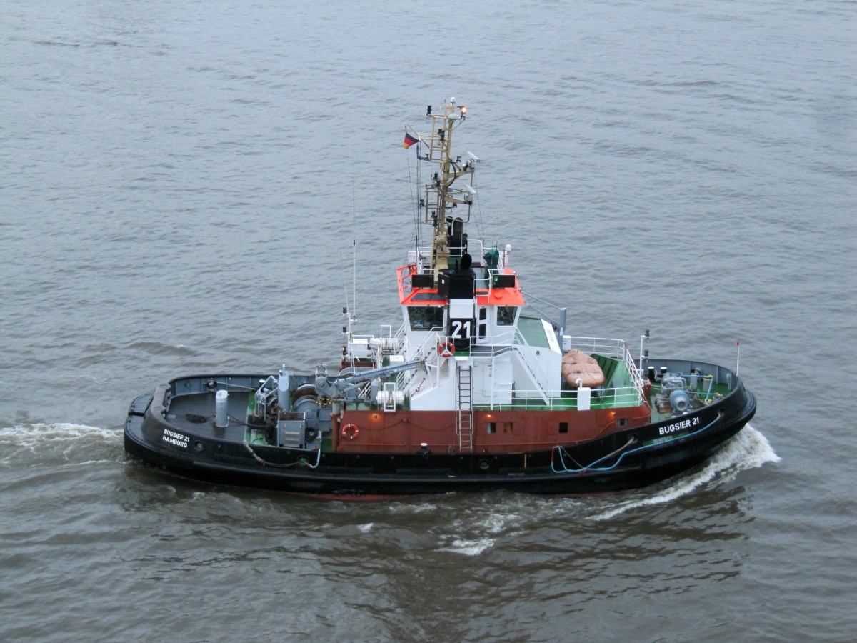 Schlepper Bugsier 21 (IMO 9214989 , 30 x 11m) am 13.01.2015 auf der Norderelbe im Hafen HH Höhe Dockland zu Tal. Das im Jahr 2000 in Dienst gestellte Fzg. hat einen Tiefgang von 3m.