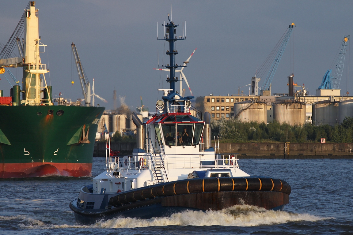 Schlepper FAIRPLAY-95 (IMO 9964041); Eigner/Betreiber: Fairplay; Datum: 08.08.2025; Aufnahmeort: Elbe/Hafen Hamburg, Deutschland. 