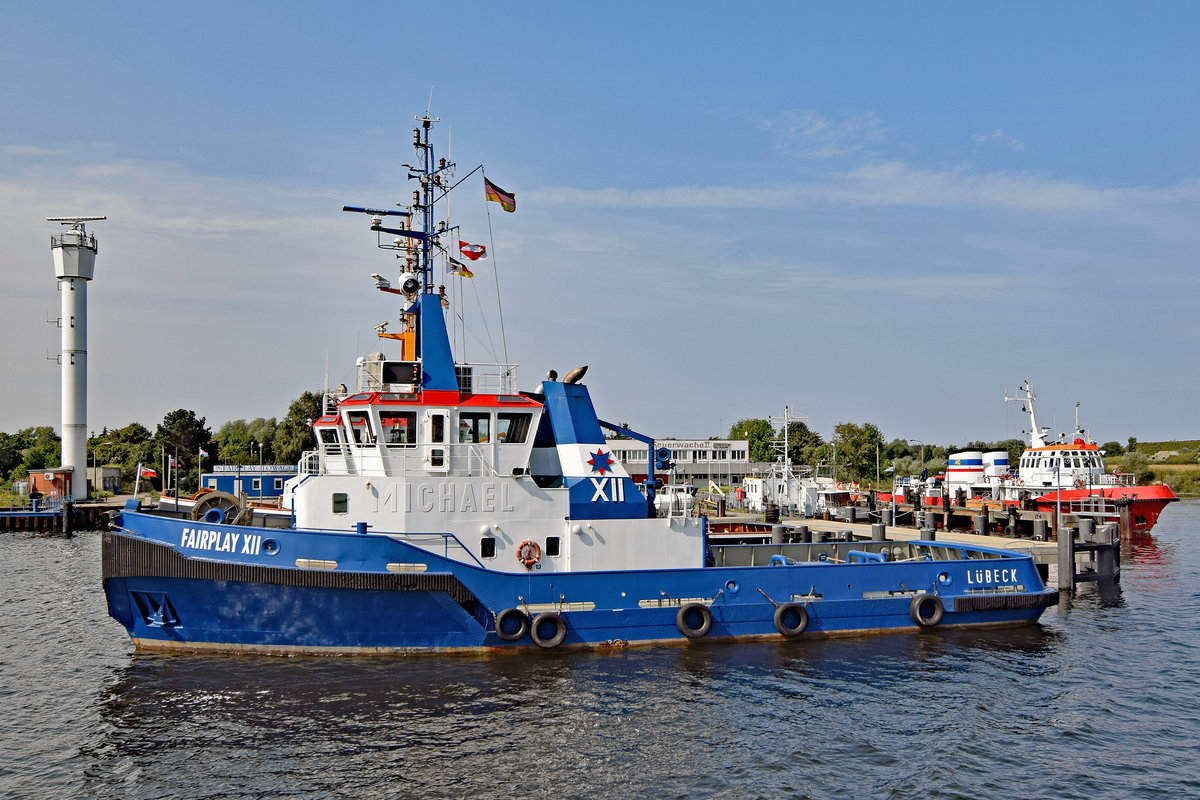 Schlepper FAIRPLAY XII am 30.08.2017 im Hafen von Rostock-Warnemünde