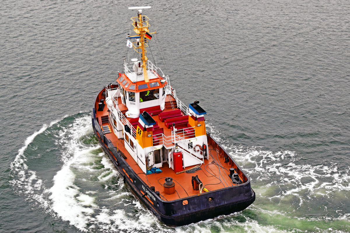 Schlepper FALCKENSTEIN am 10.02.2016 auf der Kieler Förde