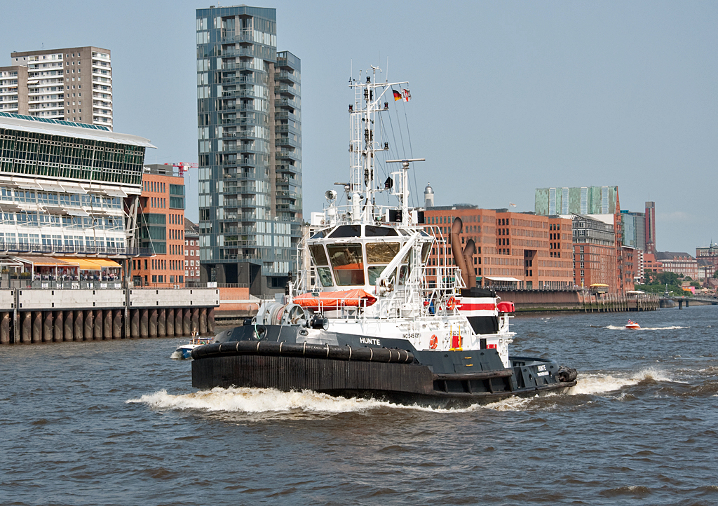 Schlepper  Hunte  auf der Elbe in Hamburg - 13.07.2013