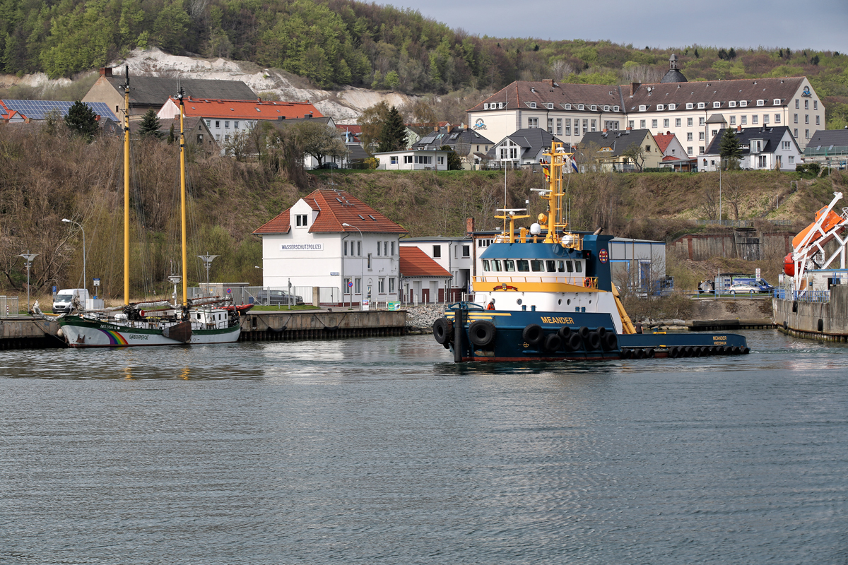 Schlepper MEANDER (IMO 9394026) im Sassnitzer Hafen. -27.04.2018