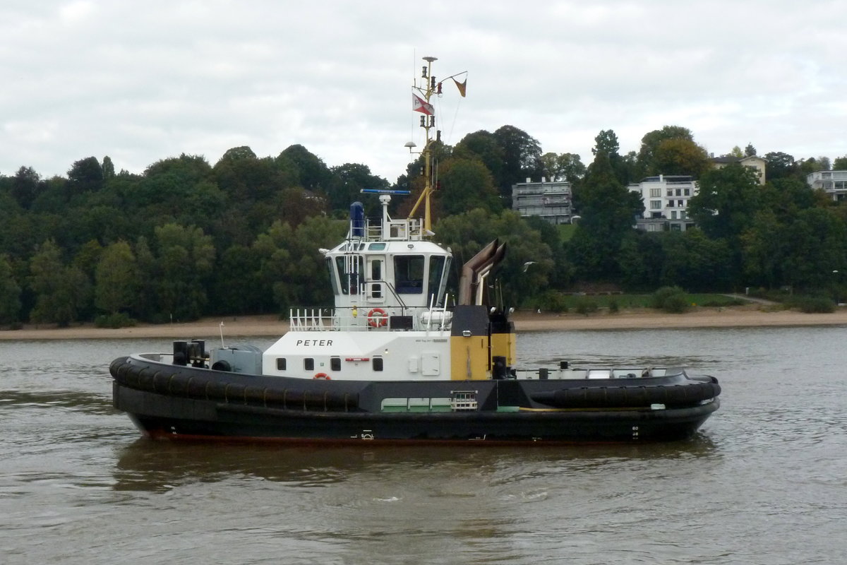 Schlepper 'Peter' auf der Elbe bei Hamburg. Aufnahmedatum: 10.10.2016