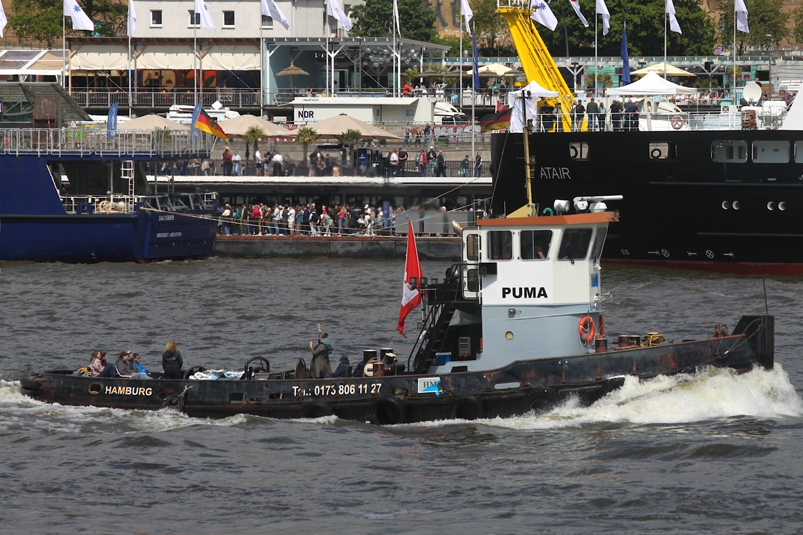 Schlepper PUMA (MMSI 211590150); Datum: 09.05.2026; Aufnahmeort: Elbe/Hafen Hamburg, Deutschland. Das Bild entstand anl�sslich des 837. Hafengeburtstages. 