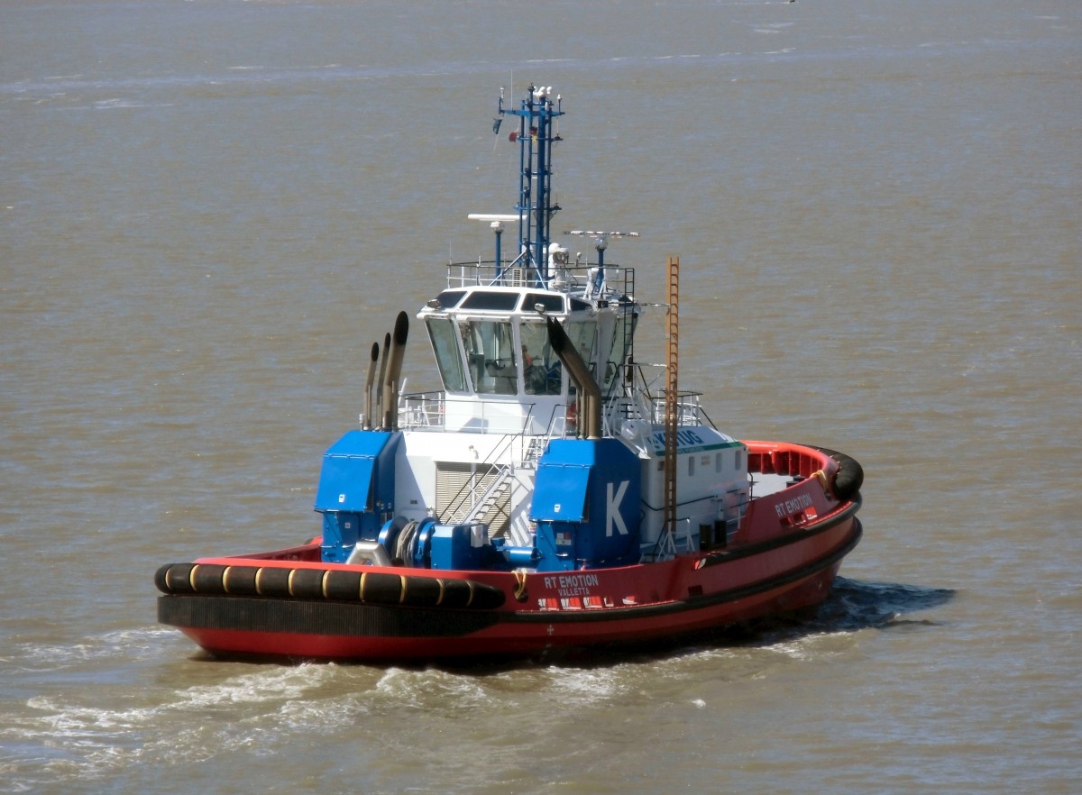 Schlepper  RT Emotion  am 10.05.15 in Bremerhaven