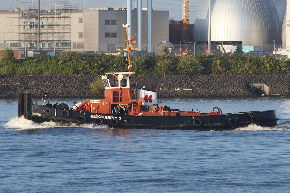 Schlepper und Schuber ELBCLEARING 3 (ENI 05117420); Datum: 15.07.2026; Aufnahmeort: Elbe/Hafen Hamburg, Deutschland.
