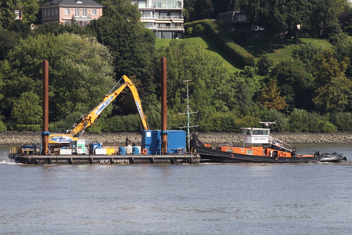 Schlepper und Schuber KARL HEINZ (ENI 02307020); Eigner/Betreiber: Meyrose; Datum: 13.08.2025; Aufnahmeort: Elbe/Hafen Hamburg, Deutschland.