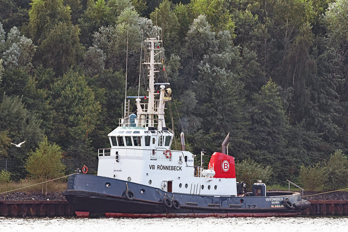 Schlepper VB RÖNNEBECK am 14.09.2021 beim Skandinavienkai in Lübeck-Travemünde