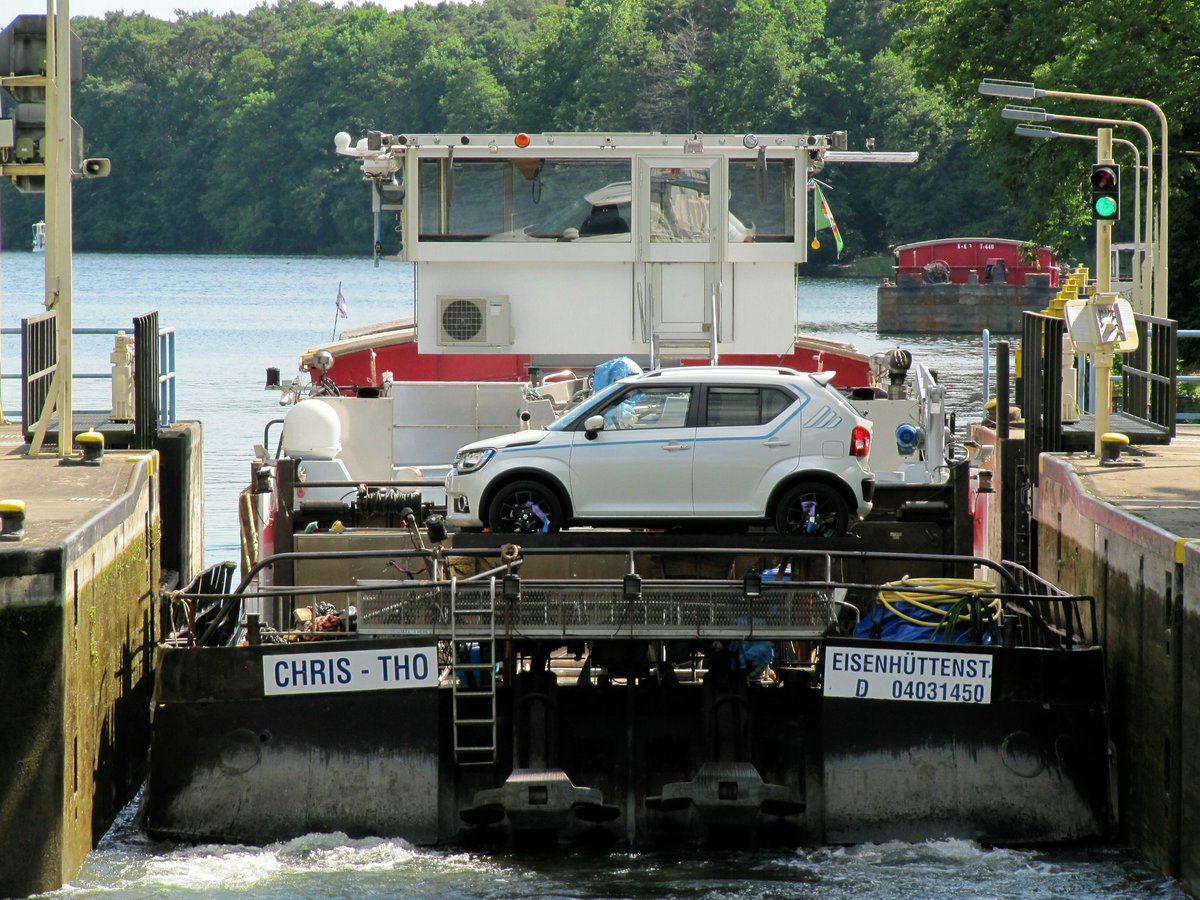 Schubboot CHRIS-THO (04031450 , 23,65 x 8,20m) am 22.06.2020 bei der Ausfahrt aus der Schleuse Woltersdorf / Rüdersdorfer Gewässer in den Flakensee.