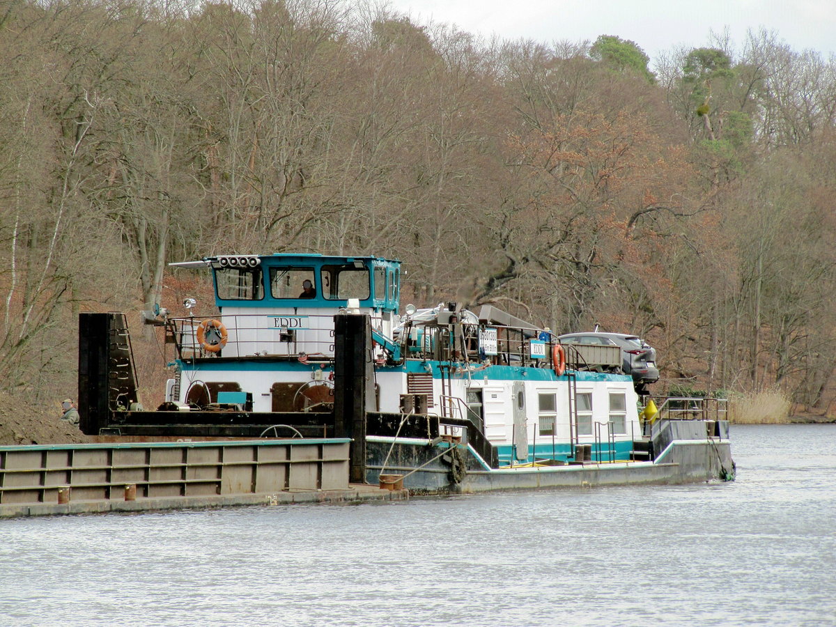 Schubboot  EDDI  (05801380 , 25,65 x 8,18m) an 12.03.2021 im  MACHNOWER SEE / TELTOWKANAL vor der Schleuse Kleinmachnow auf Talfahrt.