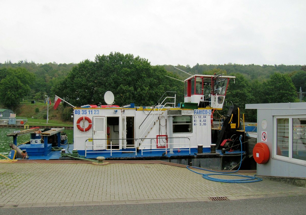 Schubboot  FABICO-2  (08351123 , 12,04 x 8,62m) am 03.10.2020 beim Bunkern im Nassen Dreieck / DORTMUND-EMS-KANAL.