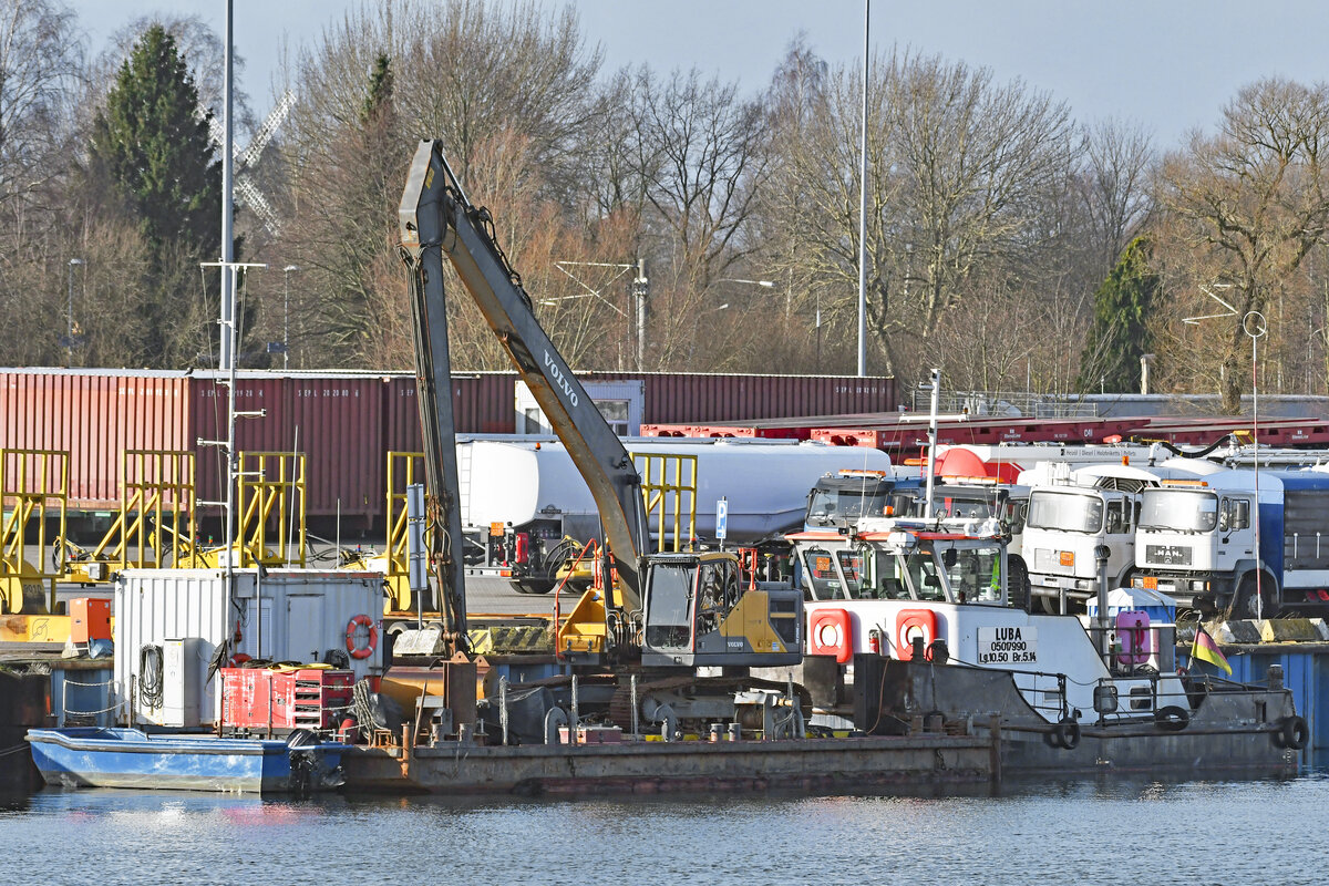 Schubboot LUBA am 27.01.2024 in Lübeck-Travemünde