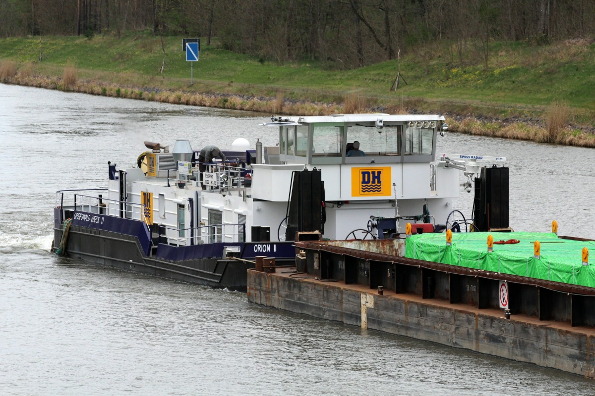 Schubboot Orion II (05609480 , 25,22 x 8,16m) am 25.04.2015 im EHK bei Kader Schleuse Richtung Schleuse Wusterwitz unterwegs. Der Vorderbau einschl. Fahrstand wurde vor kurzem umgebaut.