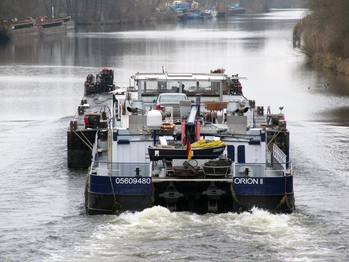 Schubboot Orion II (05609480) am 17.12.2015 auf der HOW (Havel-Oder-Wasserstrasse) bei Hennigsdorf zu Berg Richtung Oranienburg / Schleuse Lehnitz.