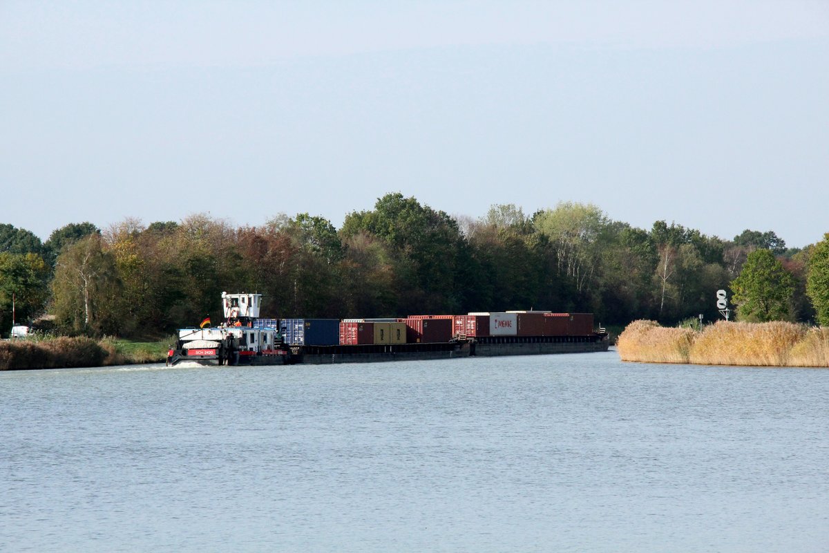 Schubboot SCH2420 (05502220 , 16,50 x 8,20m) schob am 23.10.2019 zwei je 65m lange Leichter  vom Mittellandkanal kommend, zw. Edesbüttel und Wasbüttel ,in den Elbe-Seitenkanal zu Tal. 