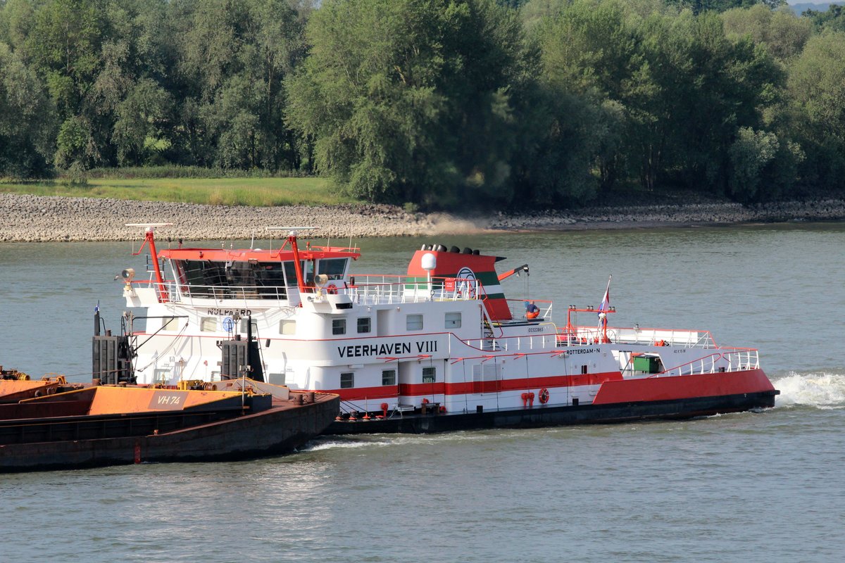 Schubboot Veerhaven VIII Nulpaard (02322865 , 40 x 15m) am 09.07.2017 auf dem Rhein bei Rees auf Bergfahrt.