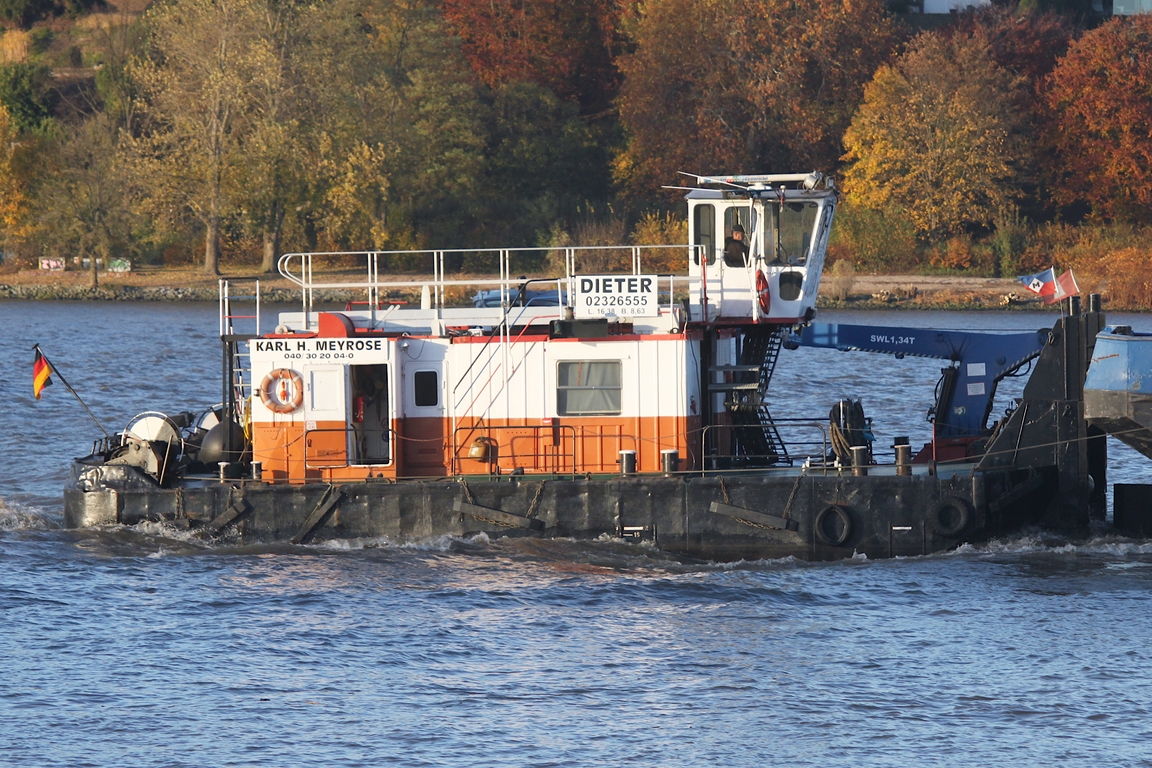 Schuber  DIETER (ENI 02326555); Eigner/Betreiber: Meyrose; Datum: 06.11.2025; Aufnahmeort: Elbe/Hafen Hamburg, Deutschland.