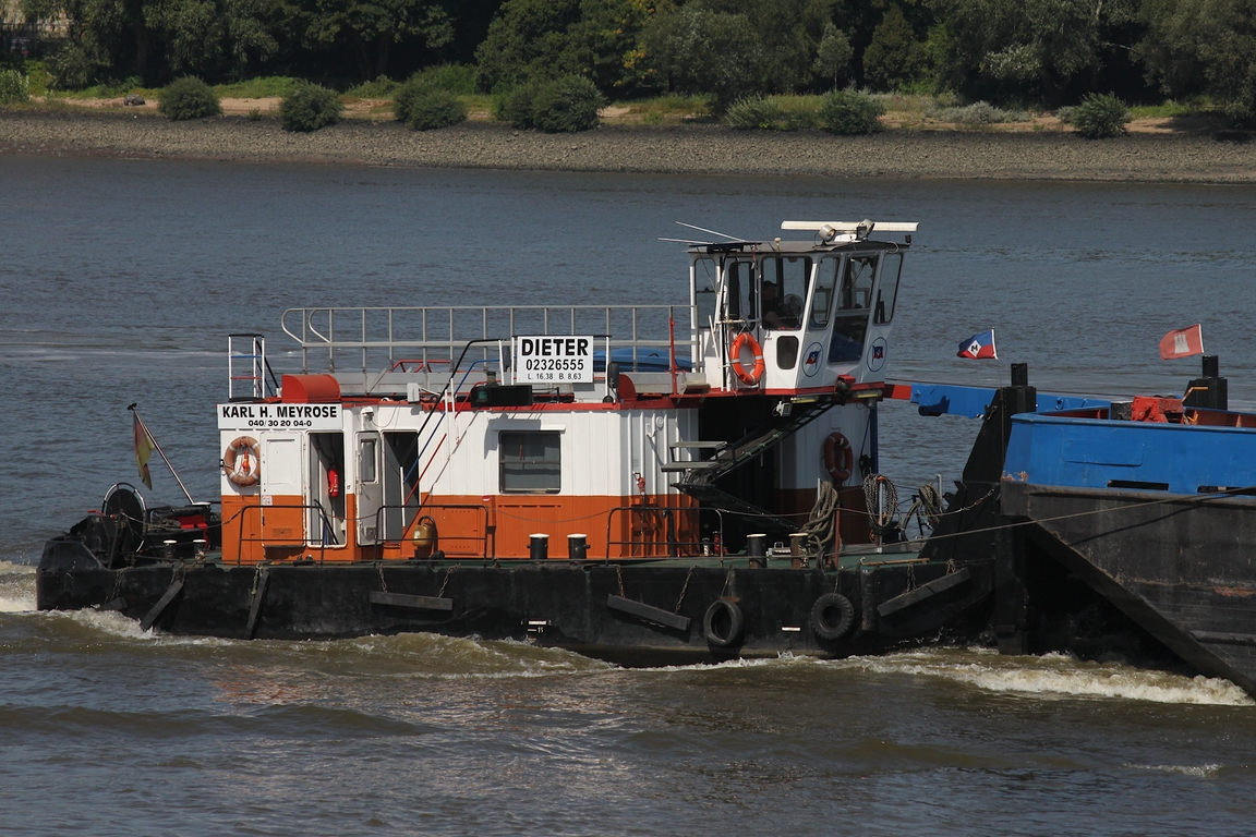 Schuber  DIETER (ENI 02326555); Eigner/Betreiber: Meyrose; Datum: 13.08.2025; Aufnahmeort: Elbe/Hafen Hamburg, Deutschland.