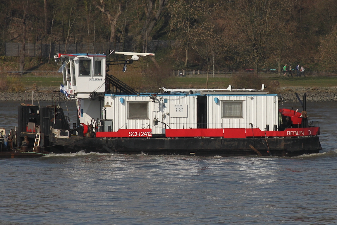 Schuber SCH 2412 (ENI 05602710); Datum: 19.03.2026; Aufnahmeort: Elbe/Hafen Hamburg, Deutschland.