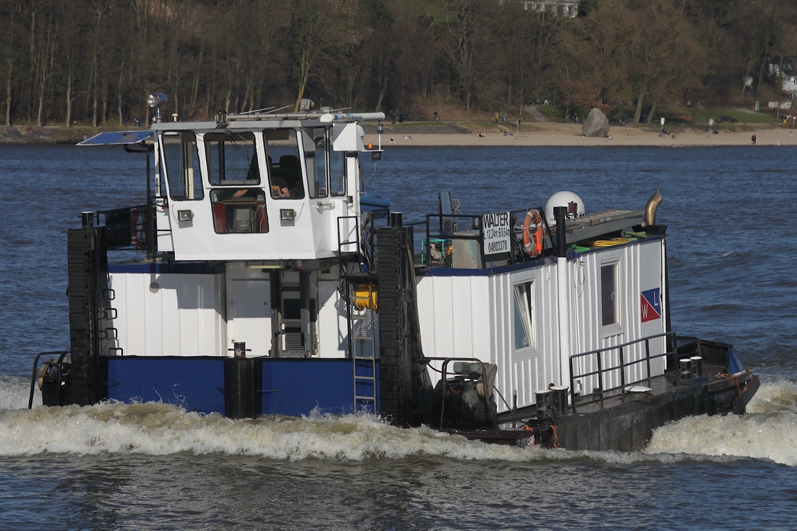 Schuber WALTER (ENI 04803370); Datum: 18.03.2026; Aufnahmeort: Elbe/Hafen Hamburg, Deutschland.