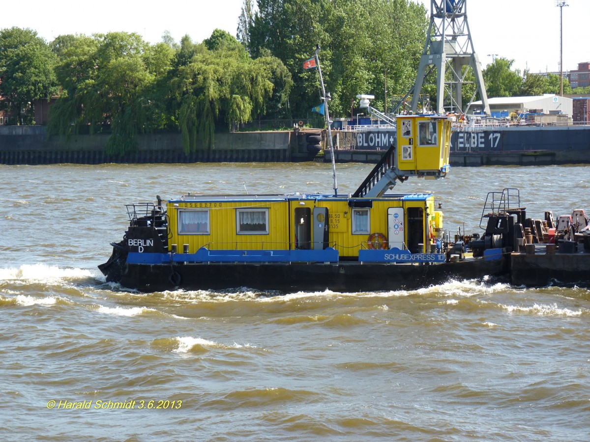 SCHUBEXPRESS 10 (ENI 05602700) am 3.6.2013, Hamburg, Elbe Höhe Landungsbrücken/ 

ex SCH 2410
Schubschiff (Typ KSS300) / Lüa 16,5 m, B 8,15 m, Tg 1,57 m / 1984 bei VEB Yachtwerft Berlin-Köpenick /
