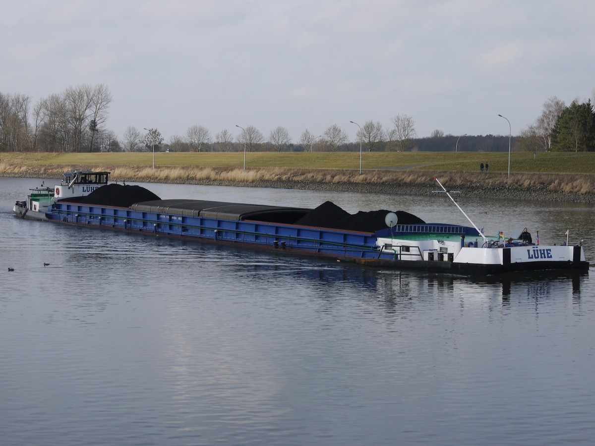 Schubgütermotorschiff LÜHE, Buxtehude 0470630 die Elbe zu Berg im Unterwasser der Schleuse Geesthacht, 14.02.2014
