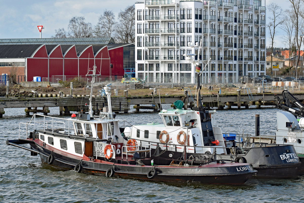 Schubschlepper KRANICH am 01.03.2020 im Hafen von Lübeck-Travemünde