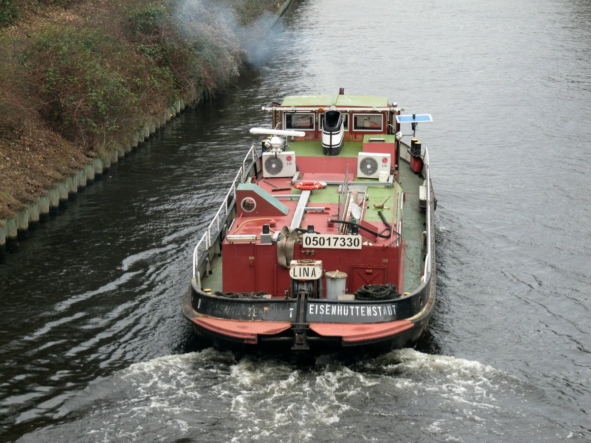 Schubschlepper Lina (05017330 , 22,35 x 5,85m) am 14.01.2020 im Teltowkanal in Berlin-Britz Höhe Wilhelm-Borgmann-Brücke auf Bergfahrt.