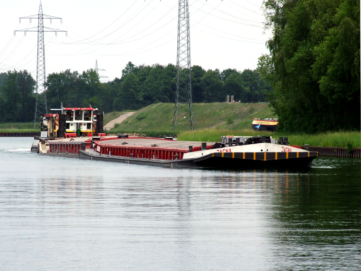 Schubverband Navigar-3 (ENI:08351136) mit zwei Schubleichter auf dem DEK bei Datteln am 24.05.2019.