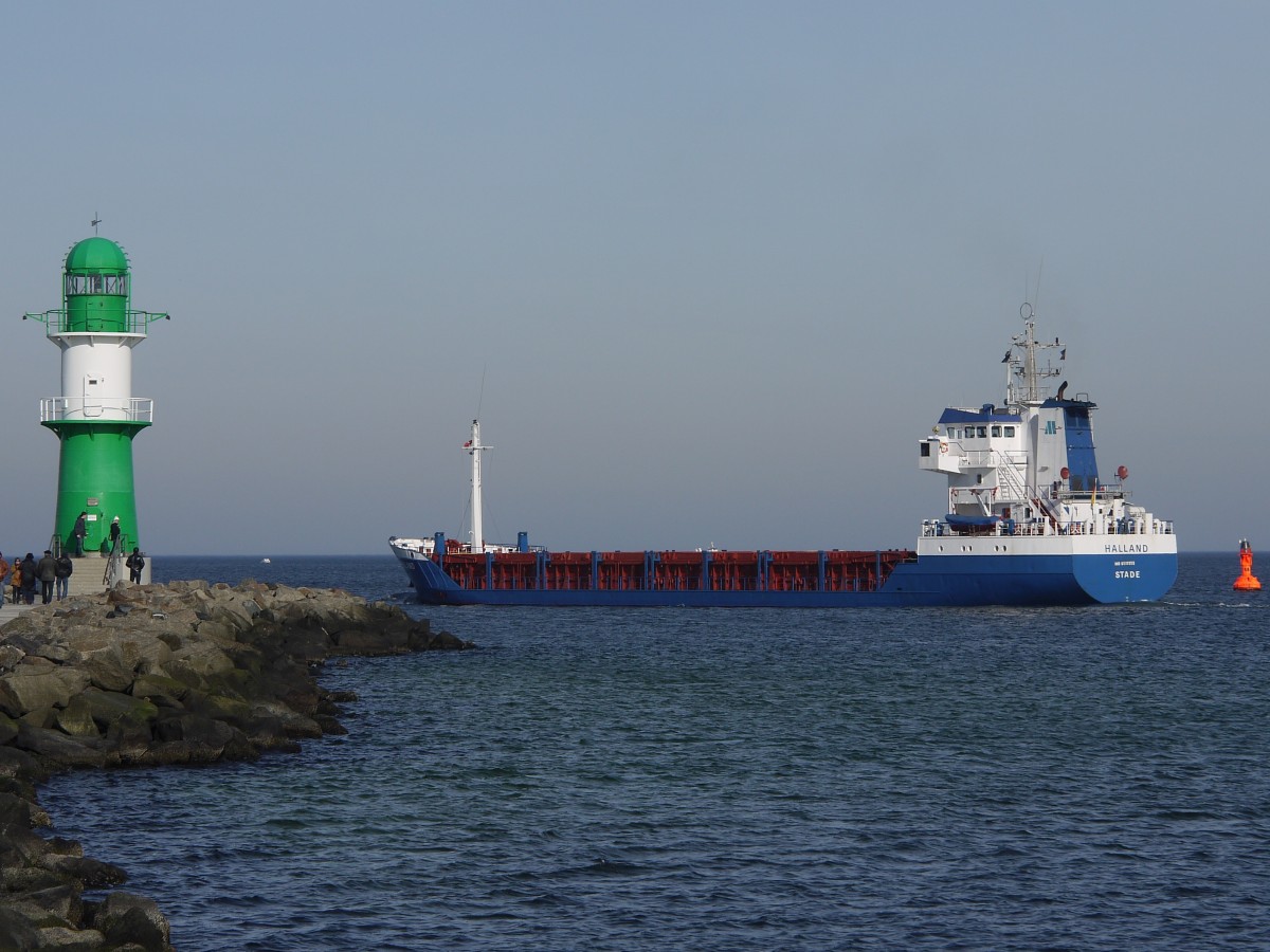 Schüttgutfrachter HALLAND, Stade IMO 8518558 auslaufend Rostock-Warnemünde Westmole; 24.02.2014
