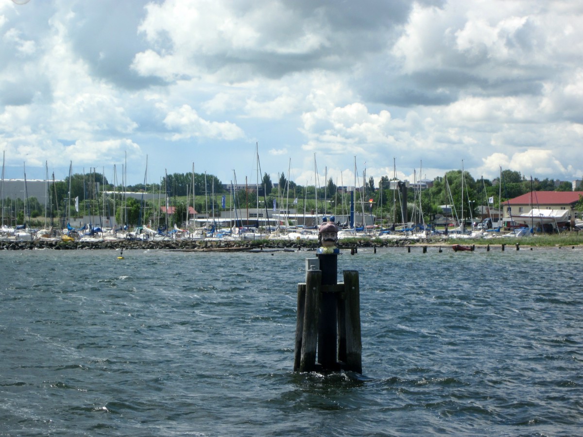  Schwedenkopf  auf der Steuerbordseite der Wismarer Hafeneinfahrt am 14.06.2014