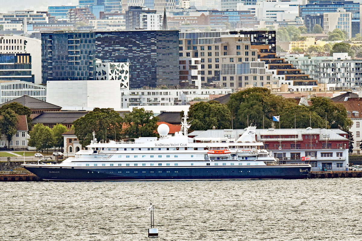 SEADREAM II (IMO: 8203440) am 22.08.2020 im Hafen von Oslo