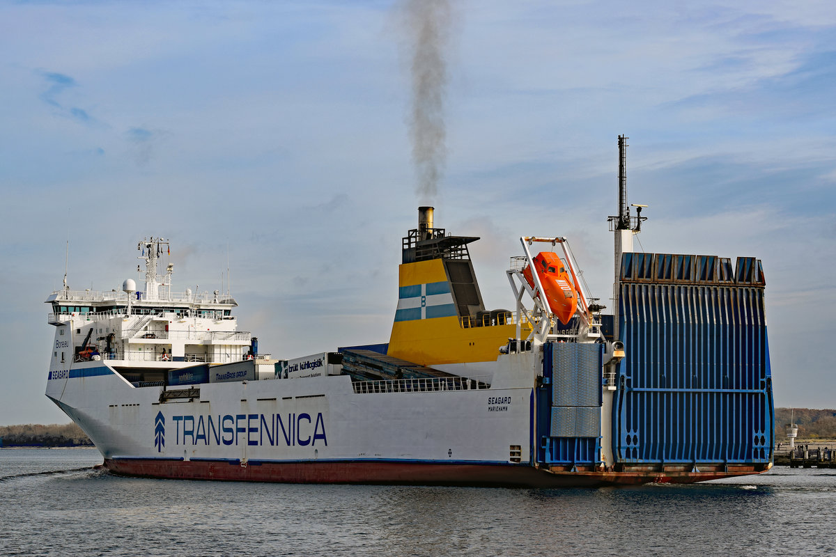 SEAGARD (IMO 9198977) am 12.11.2017 Lübeck-Travemünde auslaufend