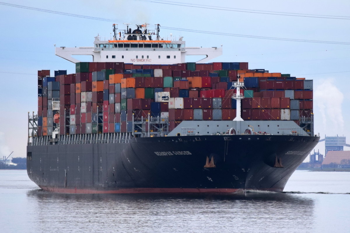 SEASPAN GANGES , Containerschiff , IMO 9630365 , Baujahr 2014 , 336 × 48.31m , 10010 TEU , 14.03.2018 Grünendeich