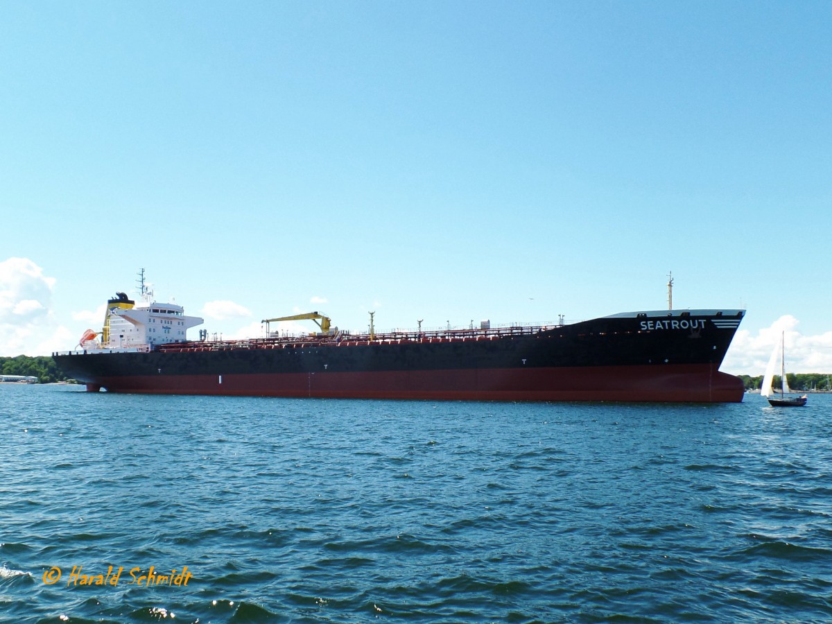 SEATROUT (IMO 9352303) am 25.6.2014, Kieler Förde, auf Reede vor der Lindenau Werft /
Doppelhüllen Chemikalien/Produktentanker / BRZ 26548 / Lüa 188,33 m, B 32,2 m, Tg 11 m / 1 Diesel, MAN 8L58/64, 11.200 kW, 15232 PS, 16.5 kn / 2006 bei Lindenau Werft, Kiel / Eigner : TMS  SEATROUT  GmbH & Co. KG , Bremen / Manager : German Tanker Shipping, Bremen  / Flagge: Deutschland, Heimathafen: Bremen /
