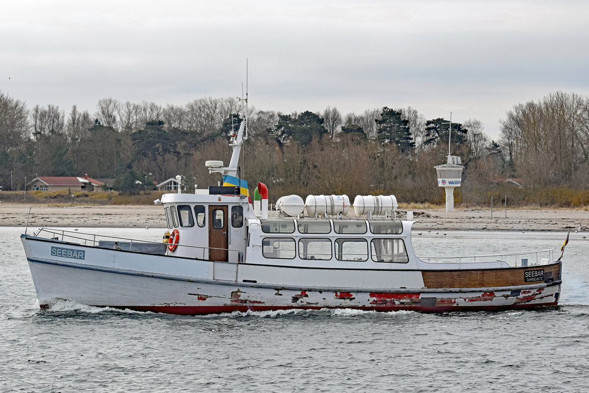 SEEBÄR (Länge / Breite:	18m / 5 m) am 20.03.2021 in der Ostsee in Höhe Lübeck-Travemünde / Priwall. 